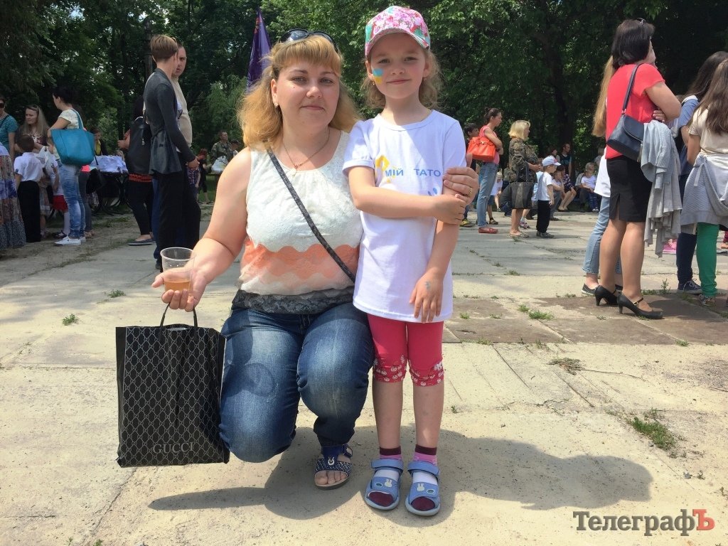 "Мой папа служит в Луганской области и защищает всю Украину" - маленькая кременчужанка "Мой папа служит в Луганской области и защищает всю Украину" - маленькая кременчужанка