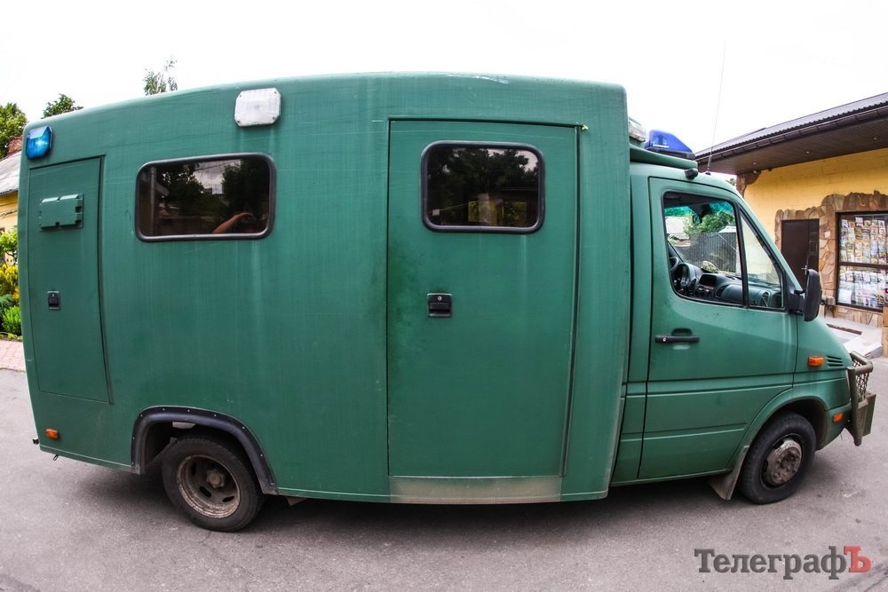 Водій реанімобіля «вбив» ходову та гуму, коли вивозив під обстрілами пораненого Водій реанімобіля «вбив» ходову та гуму, коли вивозив під обстрілами пораненого