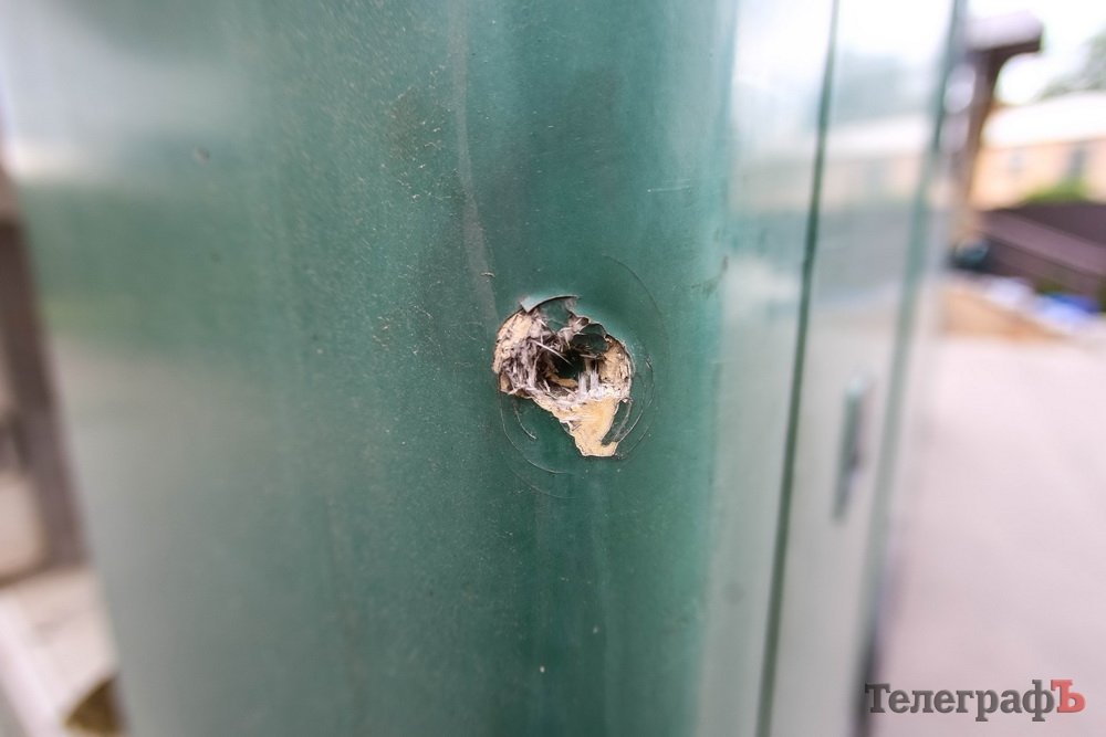 Водій реанімобіля «вбив» ходову та гуму, коли вивозив під обстрілами пораненого Водій реанімобіля «вбив» ходову та гуму, коли вивозив під обстрілами пораненого