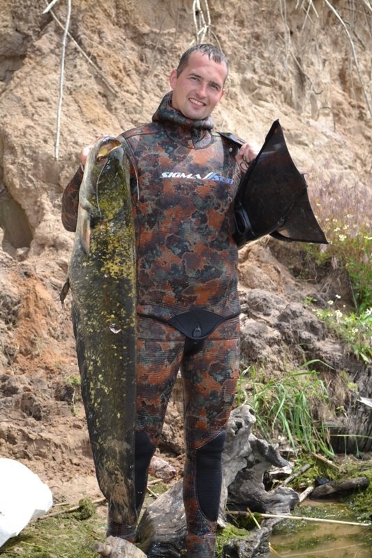 Кременчужане доохотились под водой до Мистера Щуки и Мистера Сома Кременчужане доохотились под водой до Мистера Щуки и Мистера Сома