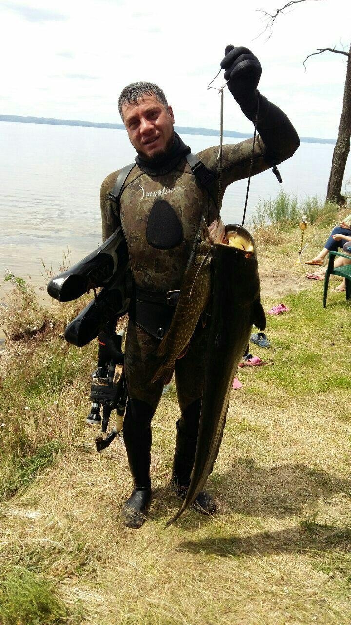 Кременчужане доохотились под водой до Мистера Щуки и Мистера Сома Кременчужане доохотились под водой до Мистера Щуки и Мистера Сома