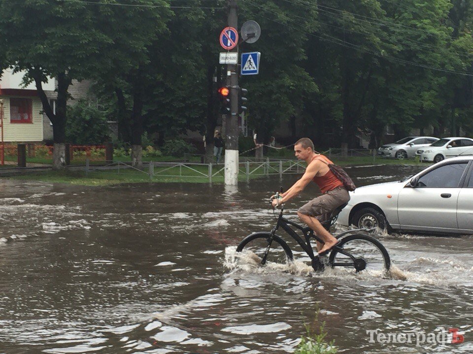 16 июня. Кременчуг немного залило... 16 июня. Кременчуг немного залило...