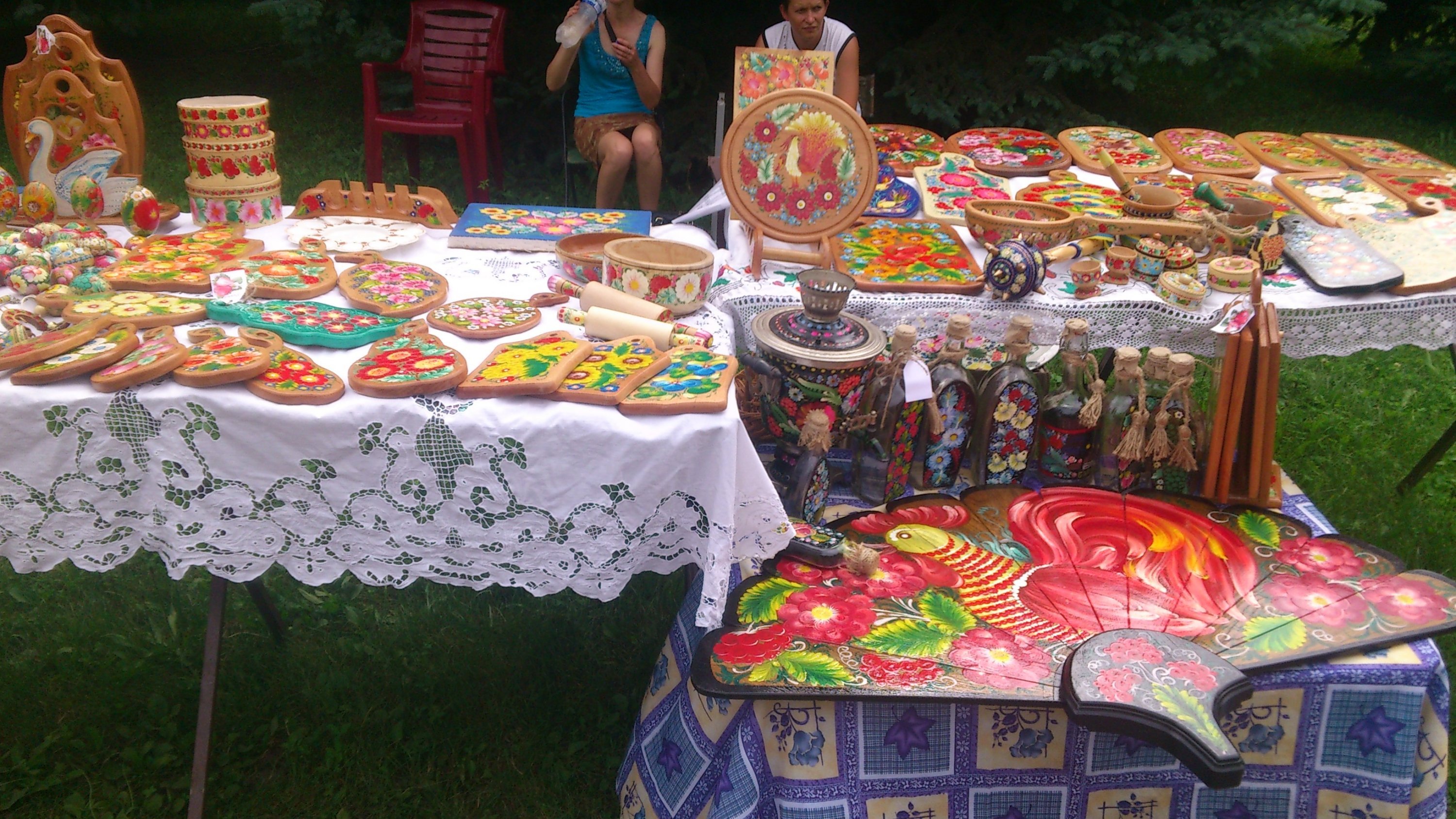 Кременчужане научились ковать подковы, делать вручную посуду и рисовать на воде Кременчужане научились ковать подковы, делать вручную посуду и рисовать на воде