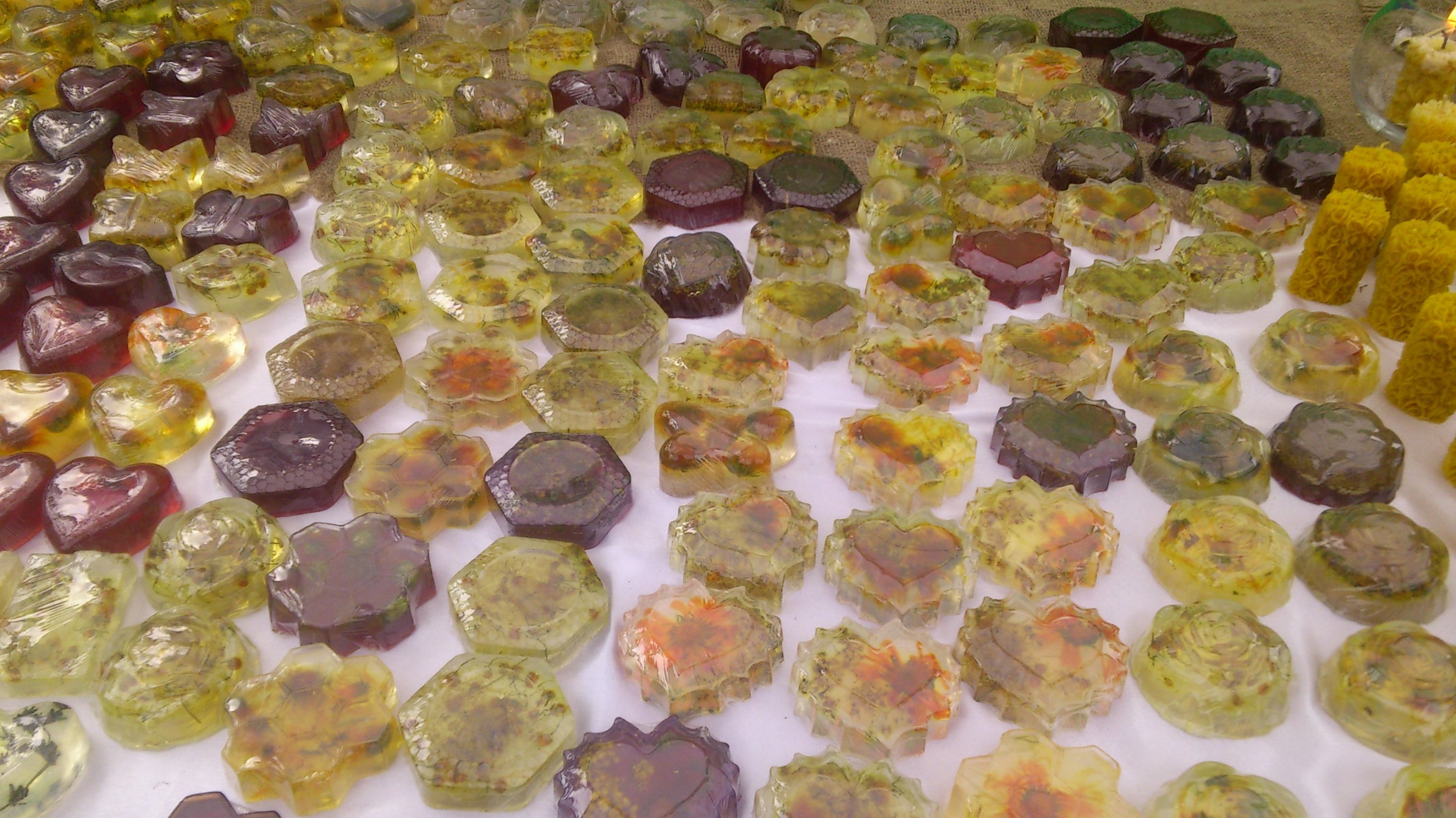 Кременчужане научились ковать подковы, делать вручную посуду и рисовать на воде Кременчужане научились ковать подковы, делать вручную посуду и рисовать на воде