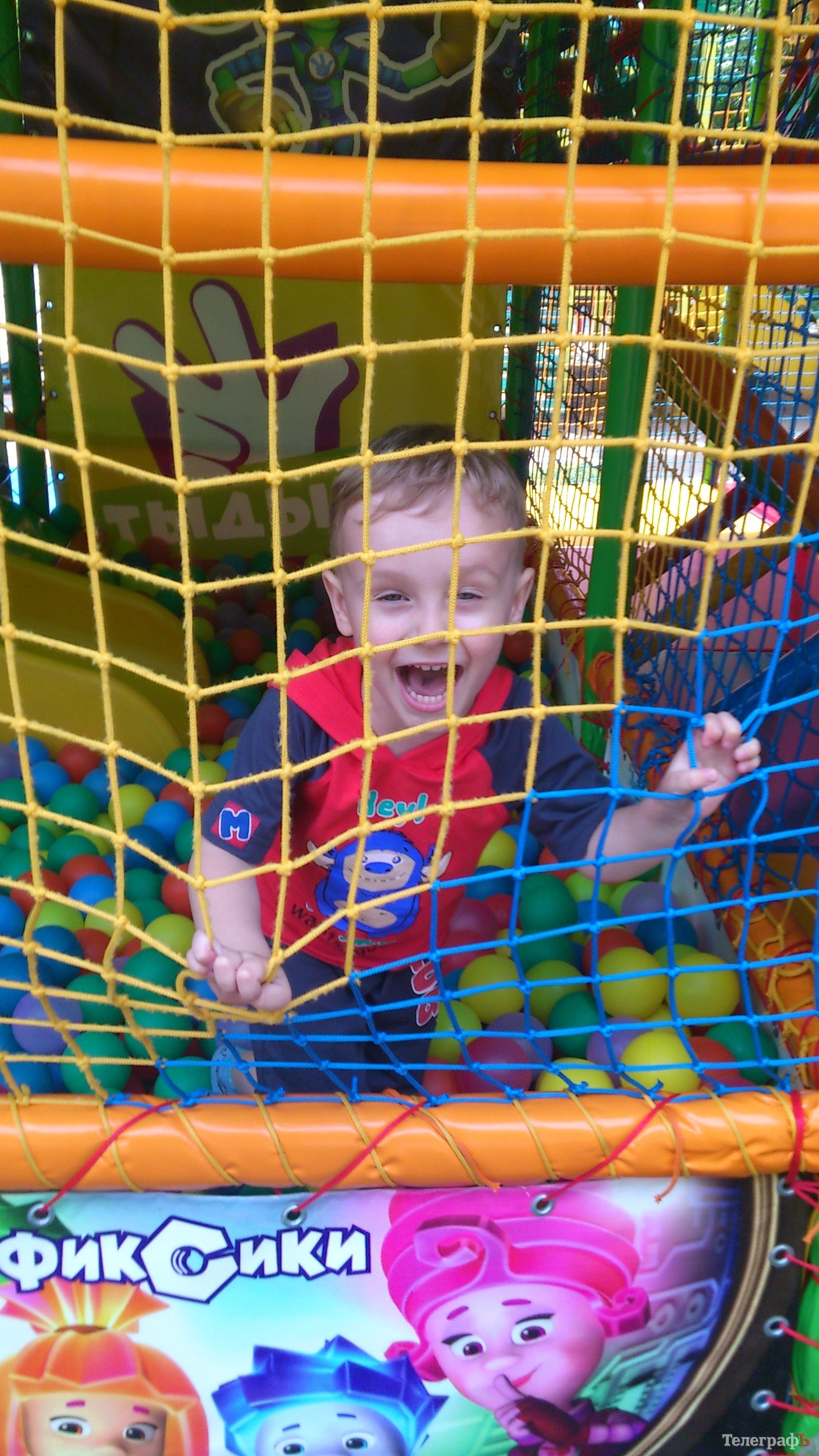 Кременчужане научились ковать подковы, делать вручную посуду и рисовать на воде Кременчужане научились ковать подковы, делать вручную посуду и рисовать на воде