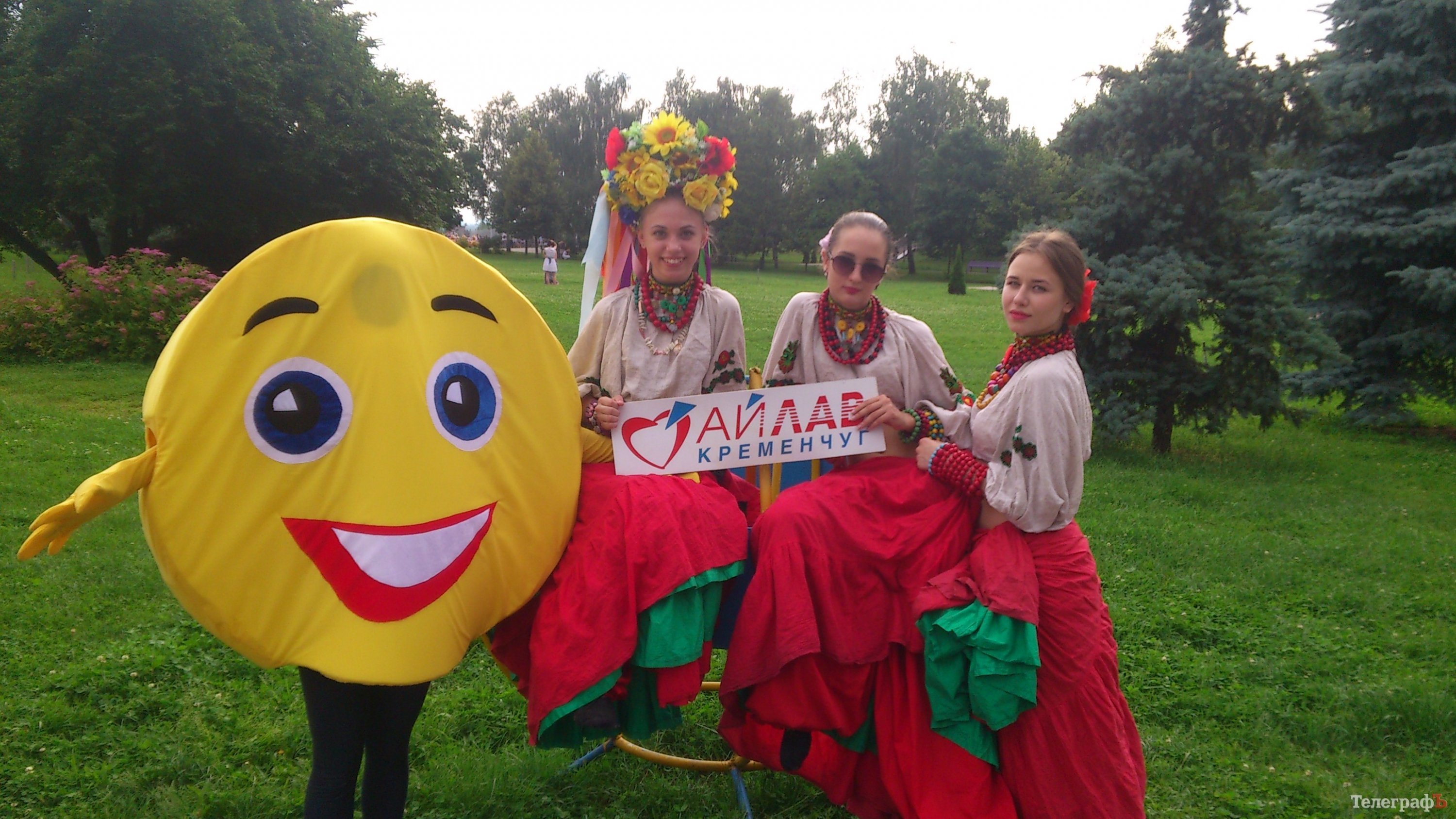 Кременчужане научились ковать подковы, делать вручную посуду и рисовать на воде Кременчужане научились ковать подковы, делать вручную посуду и рисовать на воде