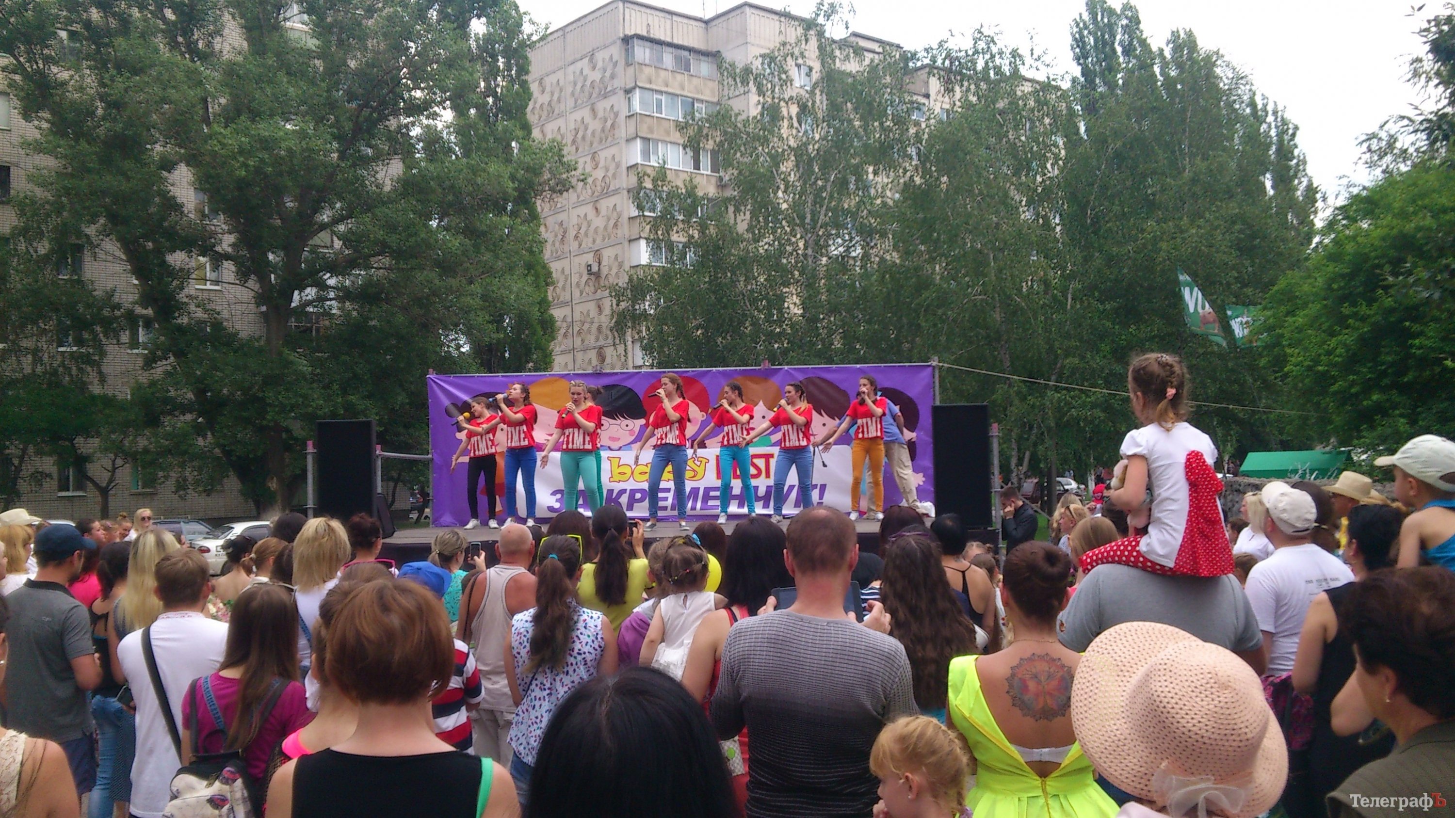 Кременчужане научились ковать подковы, делать вручную посуду и рисовать на воде Кременчужане научились ковать подковы, делать вручную посуду и рисовать на воде