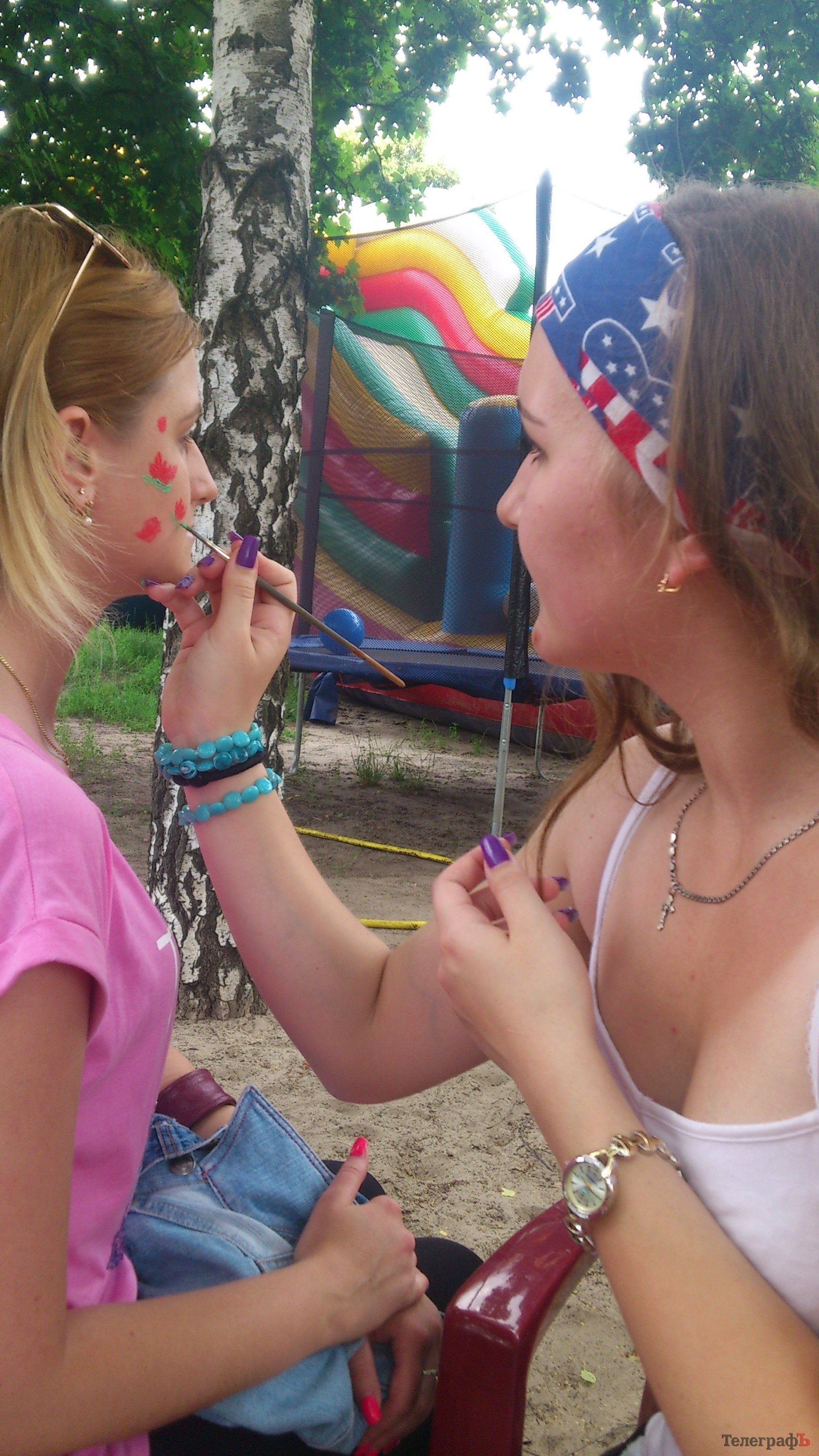 Кременчужане научились ковать подковы, делать вручную посуду и рисовать на воде Кременчужане научились ковать подковы, делать вручную посуду и рисовать на воде