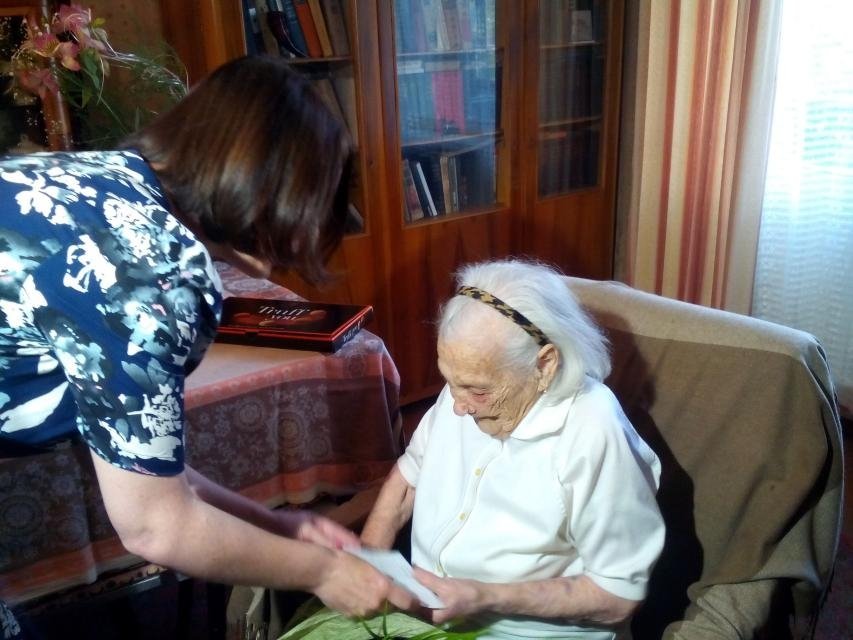 Кременчужанка Надія Махалова відсвяткувала свій 100-річний ювілей Кременчужанка Надія Махалова відсвяткувала свій 100-річний ювілей