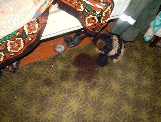 В Горишних Плавнях сын зарезал отца В Горишних Плавнях сын зарезал отца