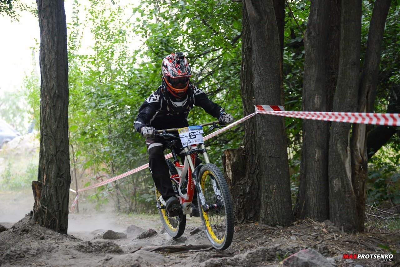 3 липня. Більше 100 велосипедистів зі всієї України позмагаються у швидкості під Кременчуком 3 липня. Більше 100 велосипедистів зі всієї України позмагаються у швидкості під Кременчуком