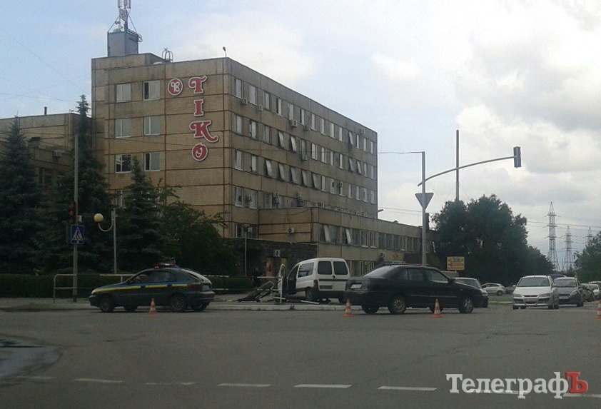 ДТП в Горишних Плавнях: автомобиль отбросило на тротуар ДТП в Горишних Плавнях: автомобиль отбросило на тротуар