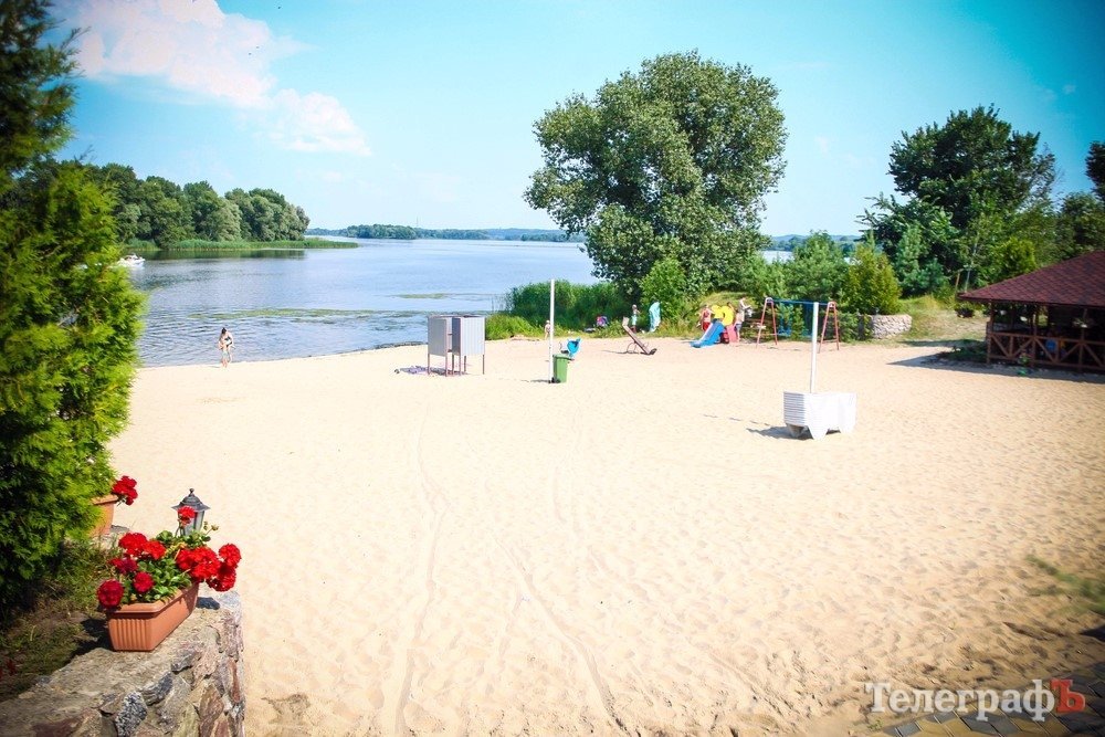 Купальный сезон-2016: Центральный пляж превращается в болото Купальный сезон-2016: Центральный пляж превращается в болото