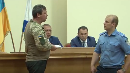 Сессия Кременчугского горсовета 30 июня. Сказка про Шмеля... Сессия Кременчугского горсовета 30 июня. Сказка про Шмеля...