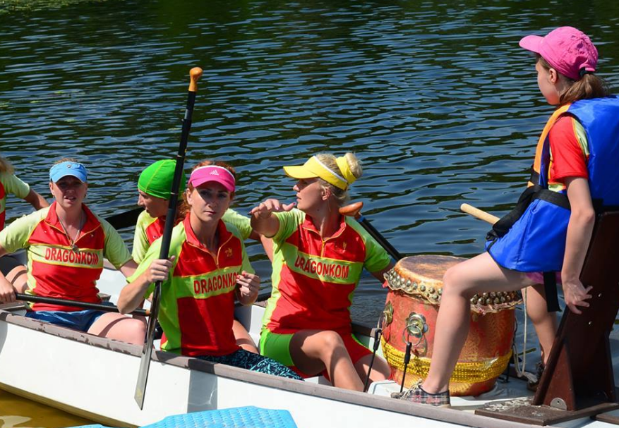 Як кременчуцькі копи приборкували «Дракона» на човнах Як кременчуцькі копи приборкували «Дракона» на човнах