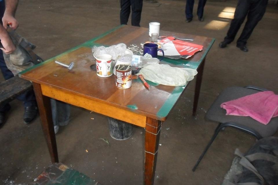 Алкотрэш: в Кременчуге молодой человек получил от собутыльника ножом в живот Алкотрэш: в Кременчуге молодой человек получил от собутыльника ножом в живот