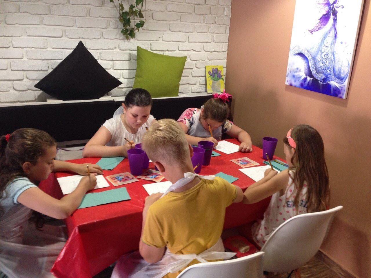 Творческая кофейня Color it espresso bar: порисуем на выходных? Творческая кофейня Color it espresso bar: порисуем на выходных?