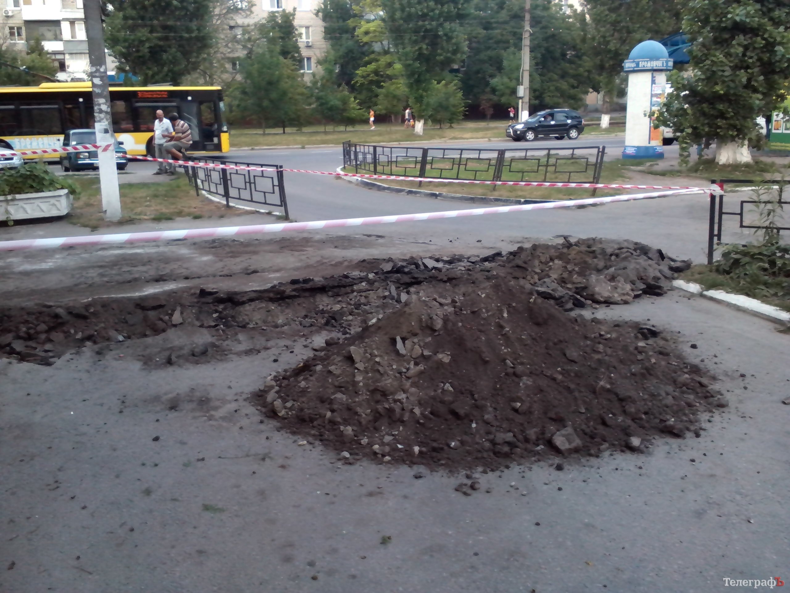 ДРСУ начало капитальный ремонт тротуара в районе остановки «Аврора» ДРСУ начало капитальный ремонт тротуара в районе остановки «Аврора»