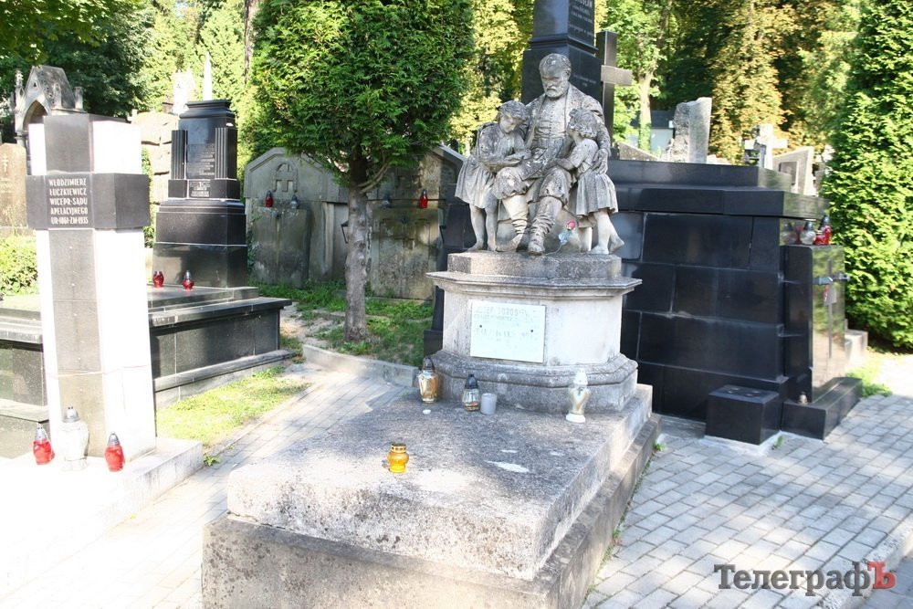 Всі на морі, а ми – на цвинтарі: Личаківське кладовище – місце, де час зупинився Всі на морі, а ми – на цвинтарі: Личаківське кладовище – місце, де час зупинився