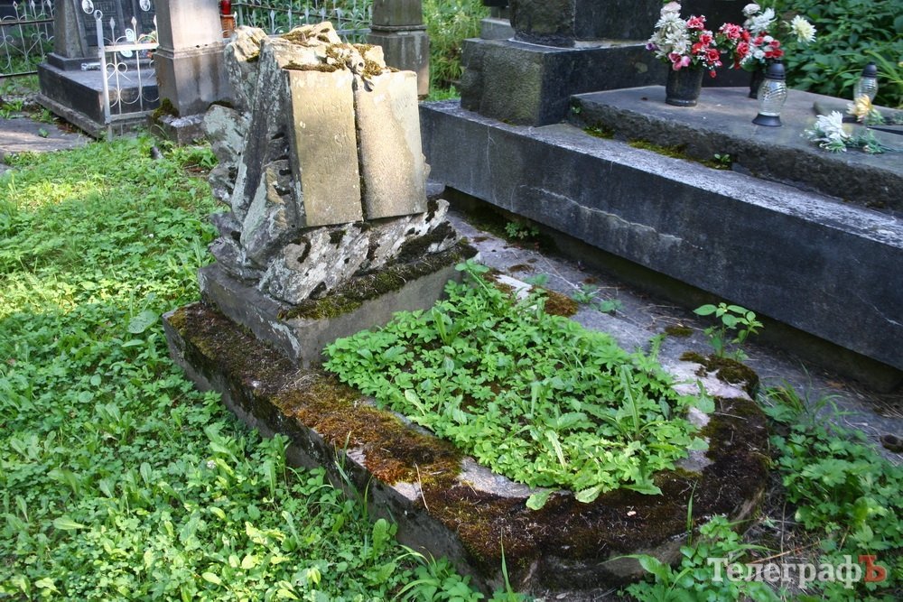 Всі на морі, а ми – на цвинтарі: Личаківське кладовище – місце, де час зупинився Всі на морі, а ми – на цвинтарі: Личаківське кладовище – місце, де час зупинився