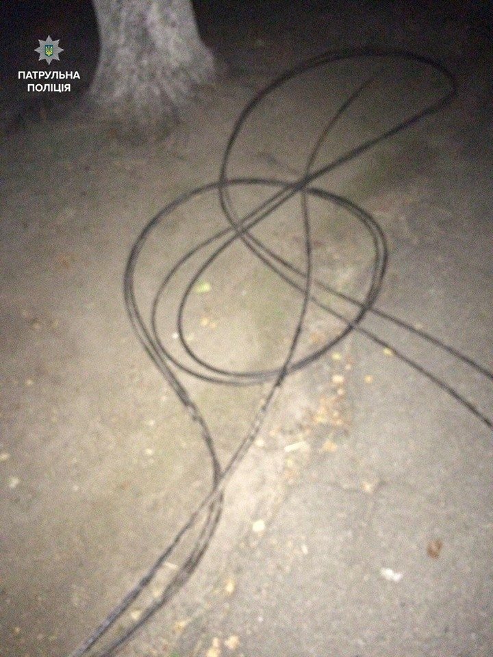 «Двічі в одну річку не ввійдеш», – думав злодій, змотуючи телефонний кабель «Двічі в одну річку не ввійдеш», – думав злодій, змотуючи телефонний кабель