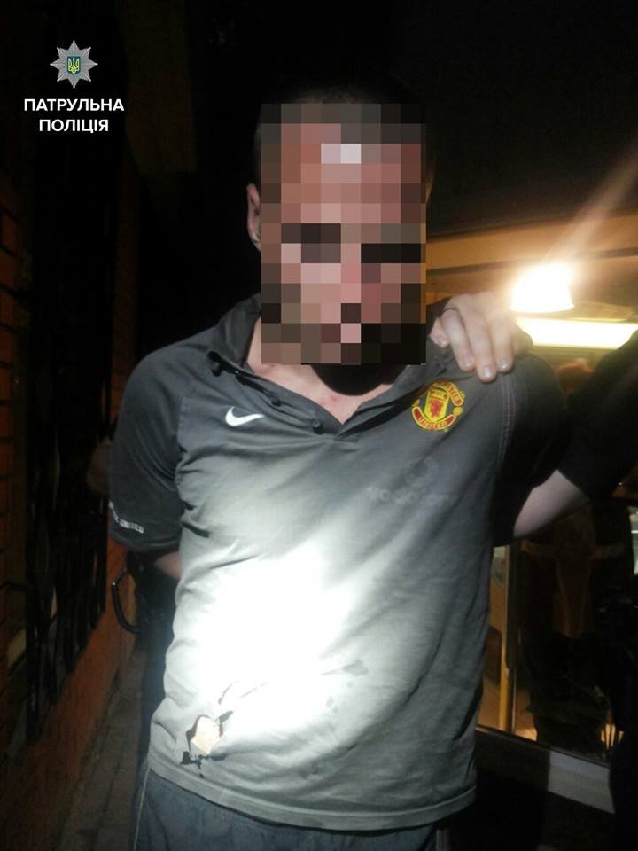 В Кременчуге бывший заключенный ограбил киоск чтобы достать деньги на билет домой В Кременчуге бывший заключенный ограбил киоск чтобы достать деньги на билет домой