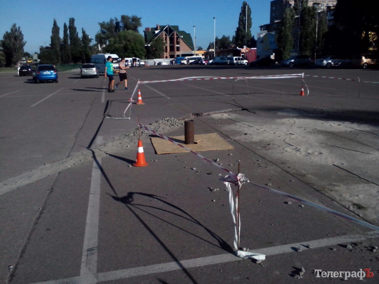 У «Амстора» в Кременчуге на выходных опять пытались начать строить АЗС У «Амстора» в Кременчуге на выходных опять пытались начать строить АЗС