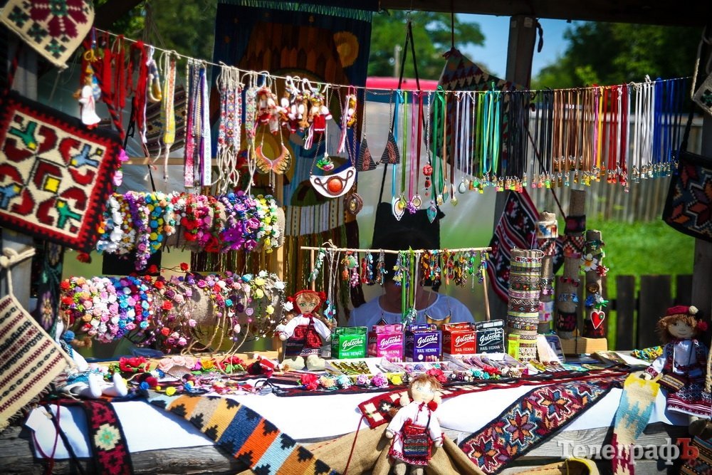 Що почому на Сорочинському ярмарку: сувеніри та цікавинки Що почому на Сорочинському ярмарку: сувеніри та цікавинки