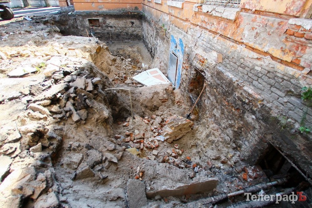 В Кременчуге начали реконструкцию бывшей школы под Центр админуслуг В Кременчуге начали реконструкцию бывшей школы под Центр админуслуг