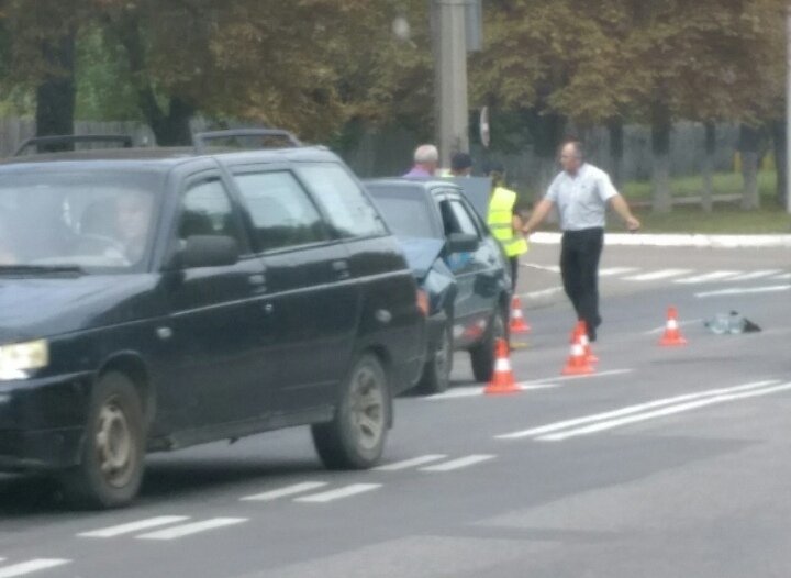 В Кременчуге на ул. Вадима Пугачева одновременно два ДТП В Кременчуге на ул. Вадима Пугачева одновременно два ДТП