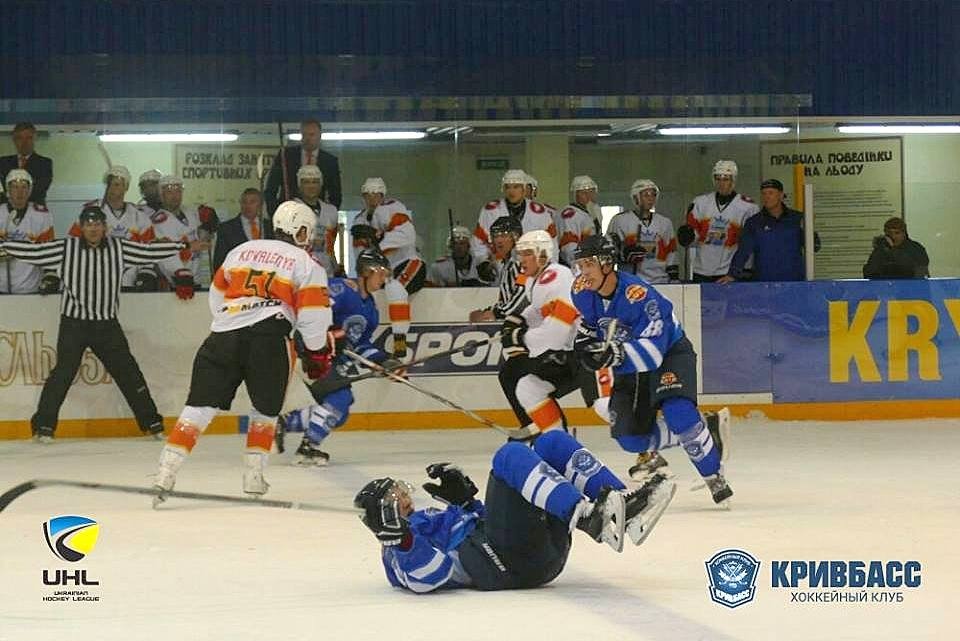 Кременчуцька хокейна команда програла "Кривбасу" Кременчуцька хокейна команда програла "Кривбасу"