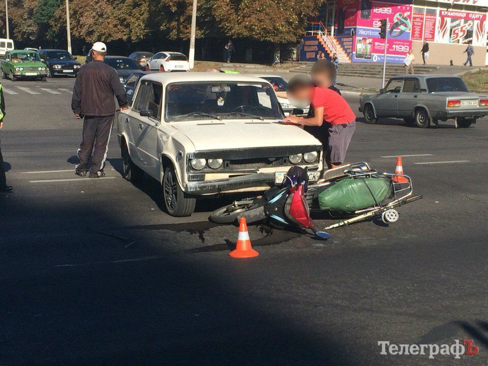 В Кременчуге на водоканале «шестёрка» сбила мопедиста В Кременчуге на водоканале «шестёрка» сбила мопедиста