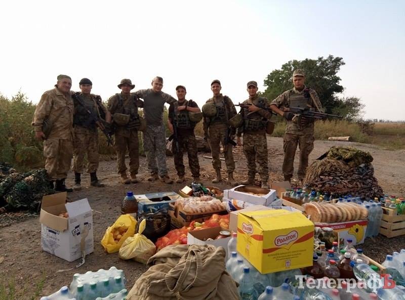 Смаколики, авто та масксітки: волонтери передали морпіхам у Широкине допомогу від кременчужан Смаколики, авто та масксітки: волонтери передали морпіхам у Широкине допомогу від кременчужан