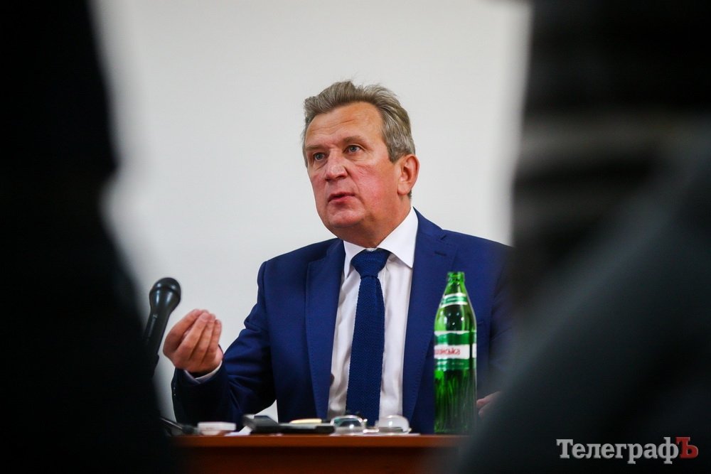 Нардеп Жеваго рассказал кременчужанам, почему рухнул банк «Финансы и кредит» и когда вернут деньги вкладчикам Нардеп Жеваго рассказал кременчужанам, почему рухнул банк «Финансы и кредит» и когда вернут деньги вкладчикам