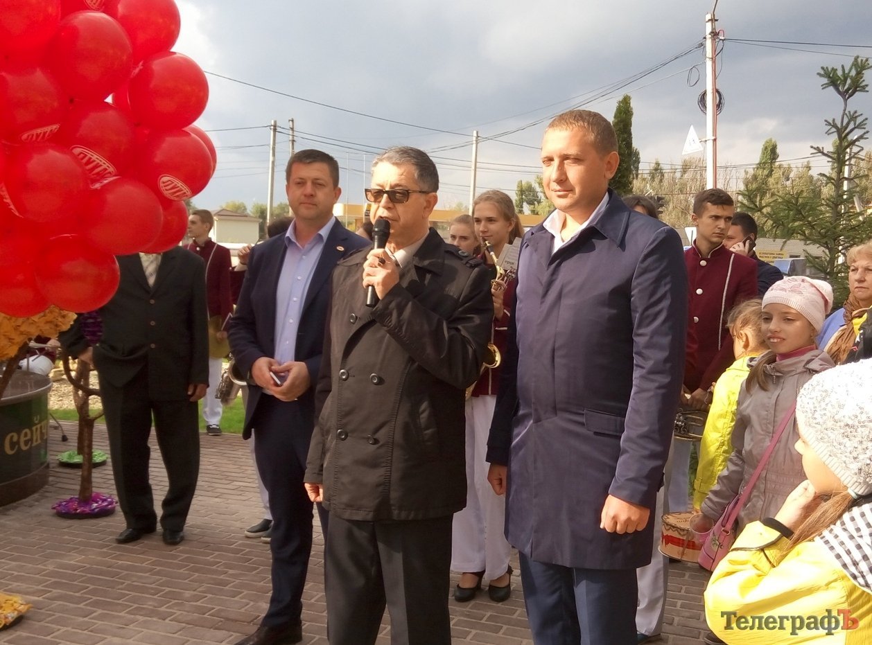 В Кременчуге открыли патриотический фонтан В Кременчуге открыли патриотический фонтан