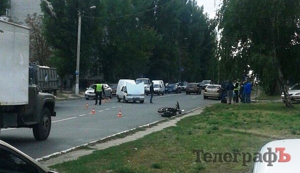 В Кременчуге сбили мотоциклиста: пострадавшего забрала «скорая» В Кременчуге сбили мотоциклиста: пострадавшего забрала «скорая»