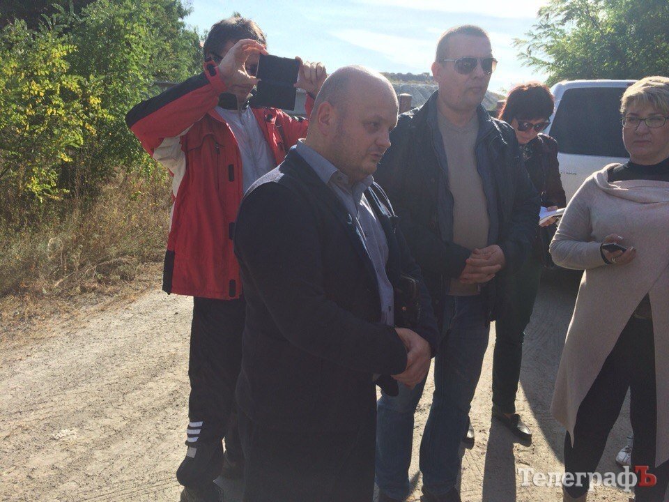 Что «вынюхивали» кременчугские депутаты на городской свалке? Что «вынюхивали» кременчугские депутаты на городской свалке?