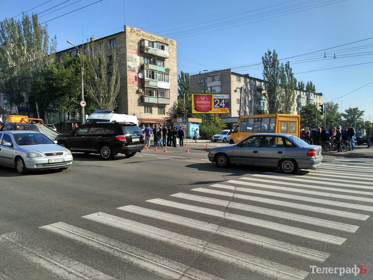 В Кременчуге произошло ДТП с полицейским авто: есть пострадавшие В Кременчуге произошло ДТП с полицейским авто: есть пострадавшие