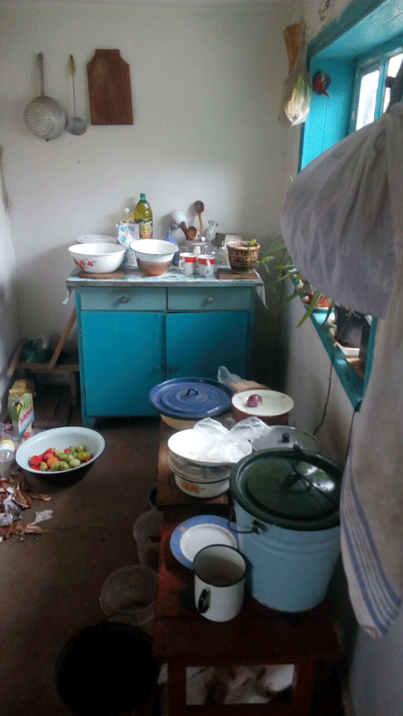 В Кременчугском районе грабитель избил бабушку из-за алюминиевых кастрюль В Кременчугском районе грабитель избил бабушку из-за алюминиевых кастрюль