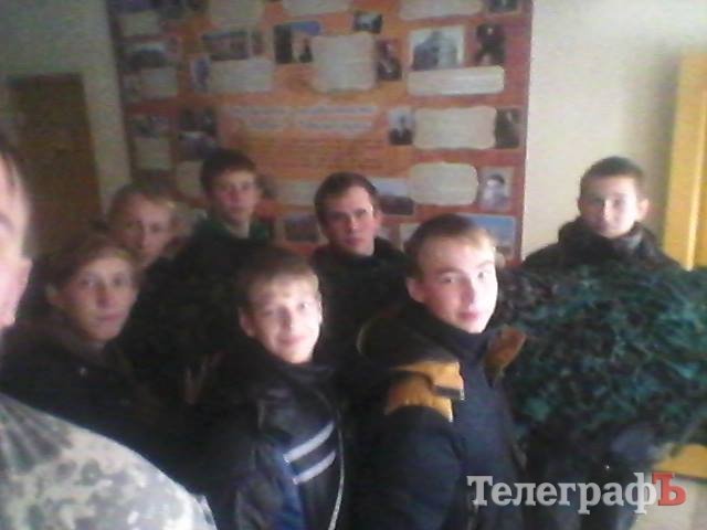 Кременчуцькі «павучки» продовжують плести маскувальні сітки Кременчуцькі «павучки» продовжують плести маскувальні сітки