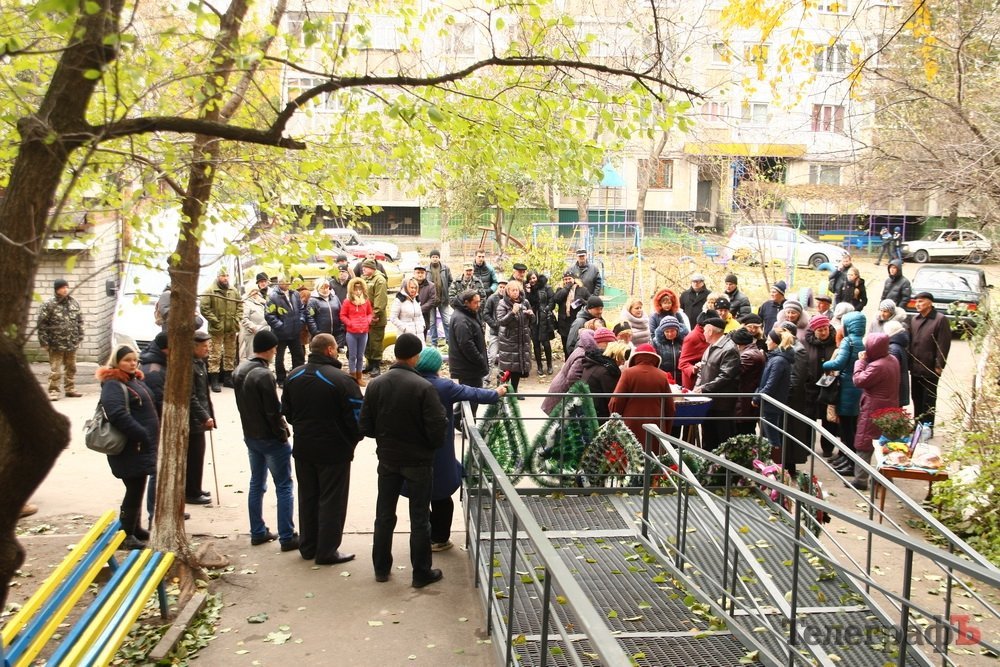 Кременчужани попрощалися з бійцем Сергієм Решетником Кременчужани попрощалися з бійцем Сергієм Решетником