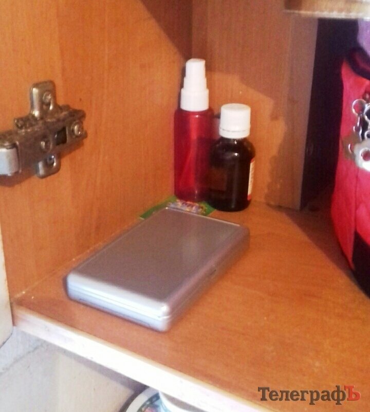 Кременчужанка прятала наркотики в детской кроватке Кременчужанка прятала наркотики в детской кроватке