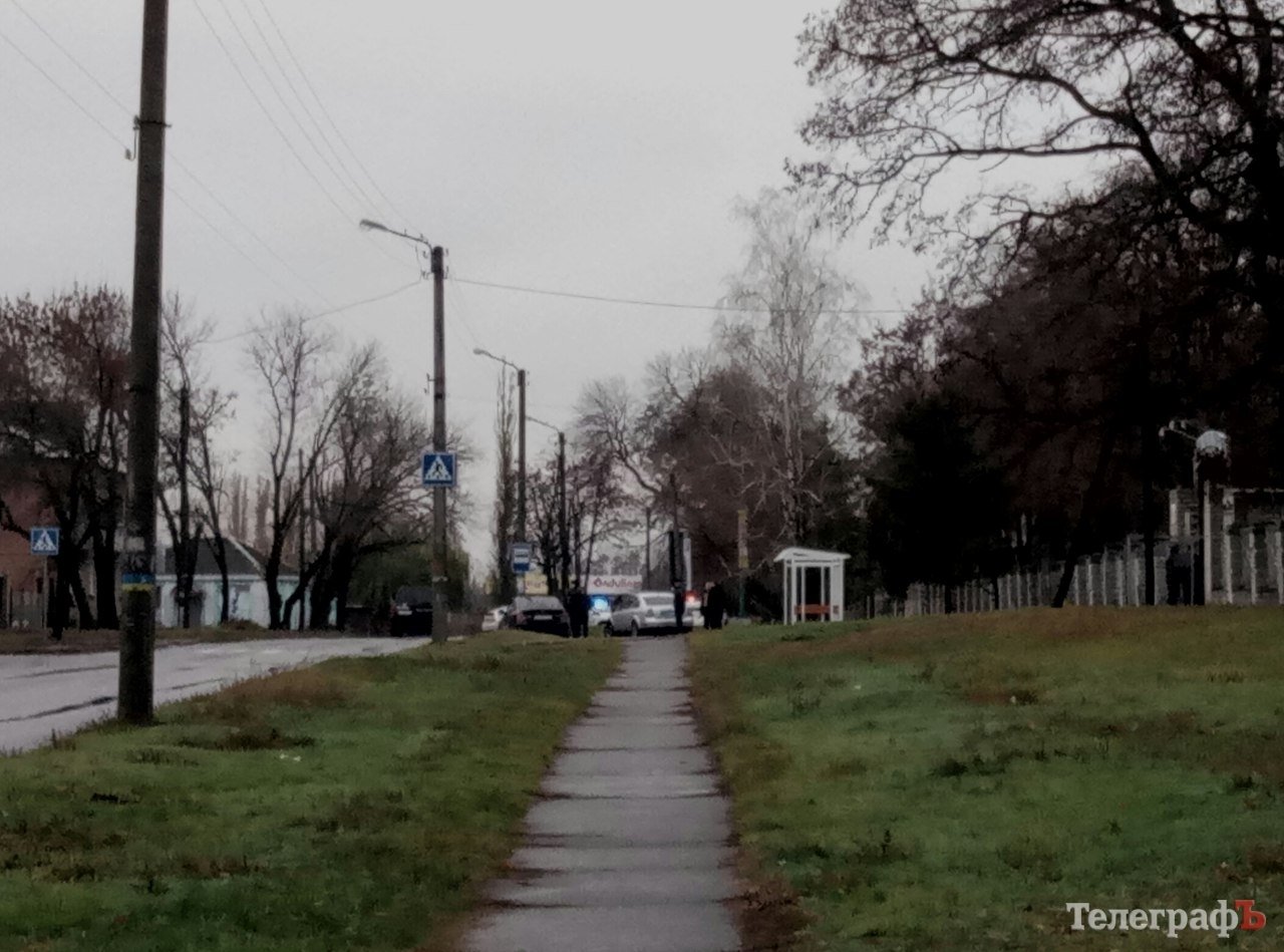 В Кременчуге подозреваемый в ограблении угрожал взорвать себя в машине В Кременчуге подозреваемый в ограблении угрожал взорвать себя в машине