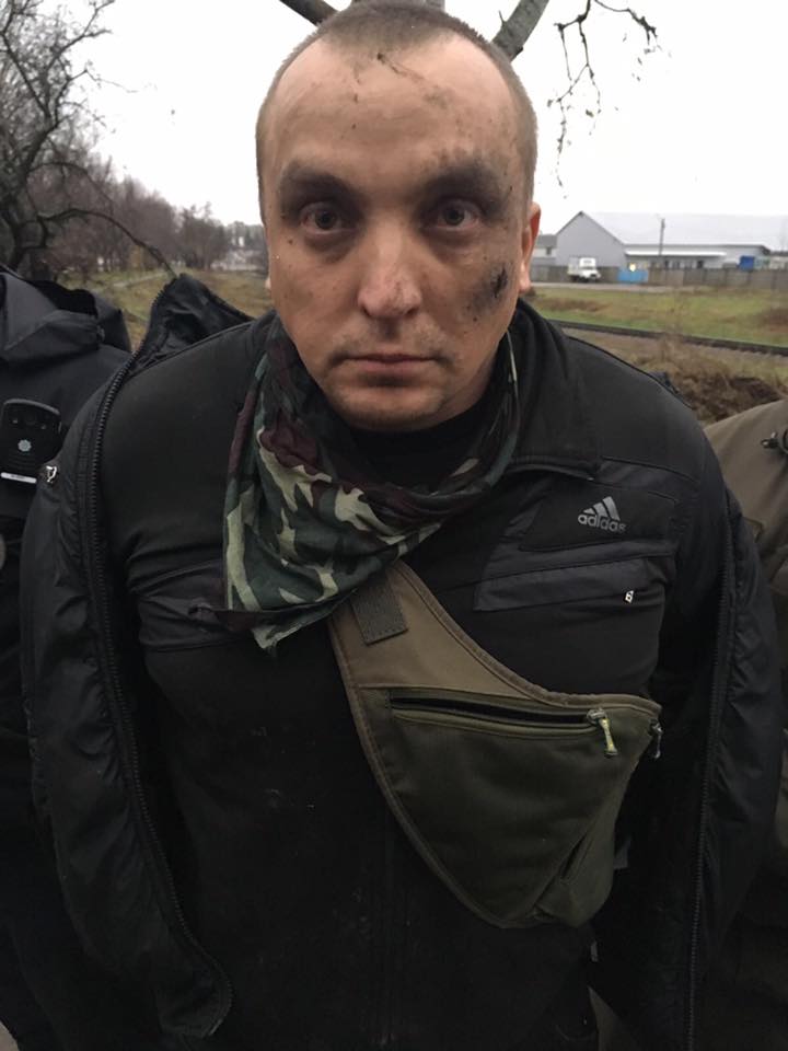 В Кременчуге подозреваемый в ограблении угрожал взорвать себя в машине В Кременчуге подозреваемый в ограблении угрожал взорвать себя в машине