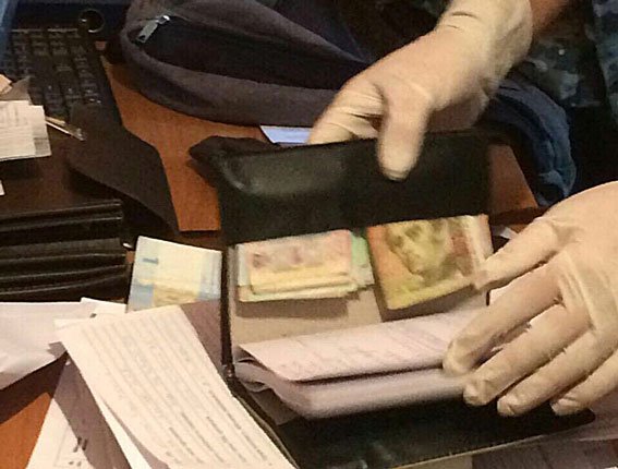 На Полтавщине зам комбата брал взятки с военнослужащих На Полтавщине зам комбата брал взятки с военнослужащих