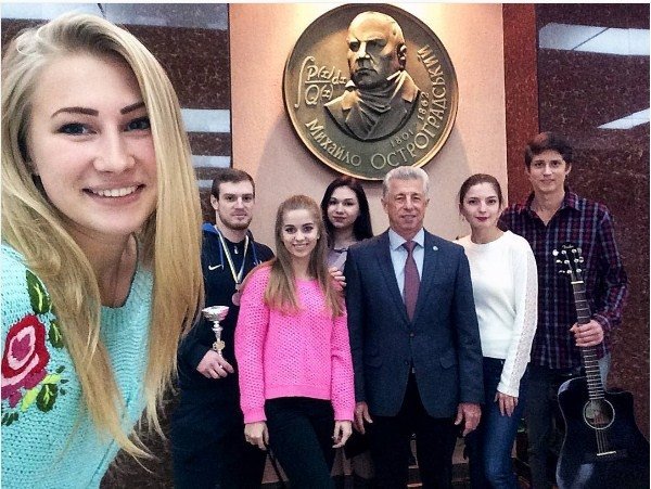 «Антистриптиз», селфи с привидением и много юмора — как в Кременчуге выбирали лучшего студента «Антистриптиз», селфи с привидением и много юмора — как в Кременчуге выбирали лучшего студента