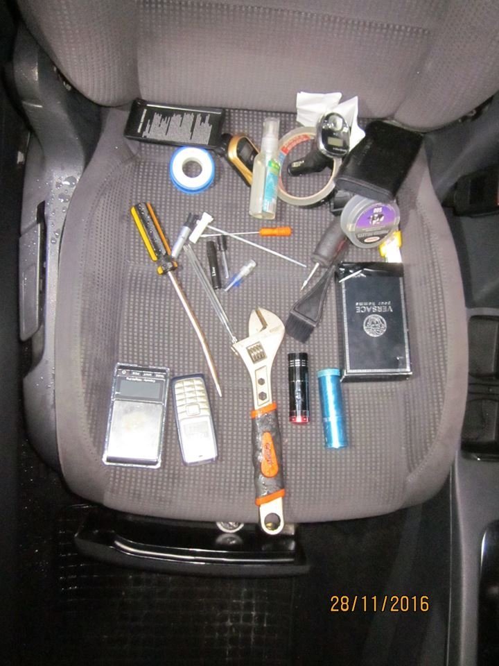 В Кременчуге задержали группу вооруженных гаражных воров В Кременчуге задержали группу вооруженных гаражных воров