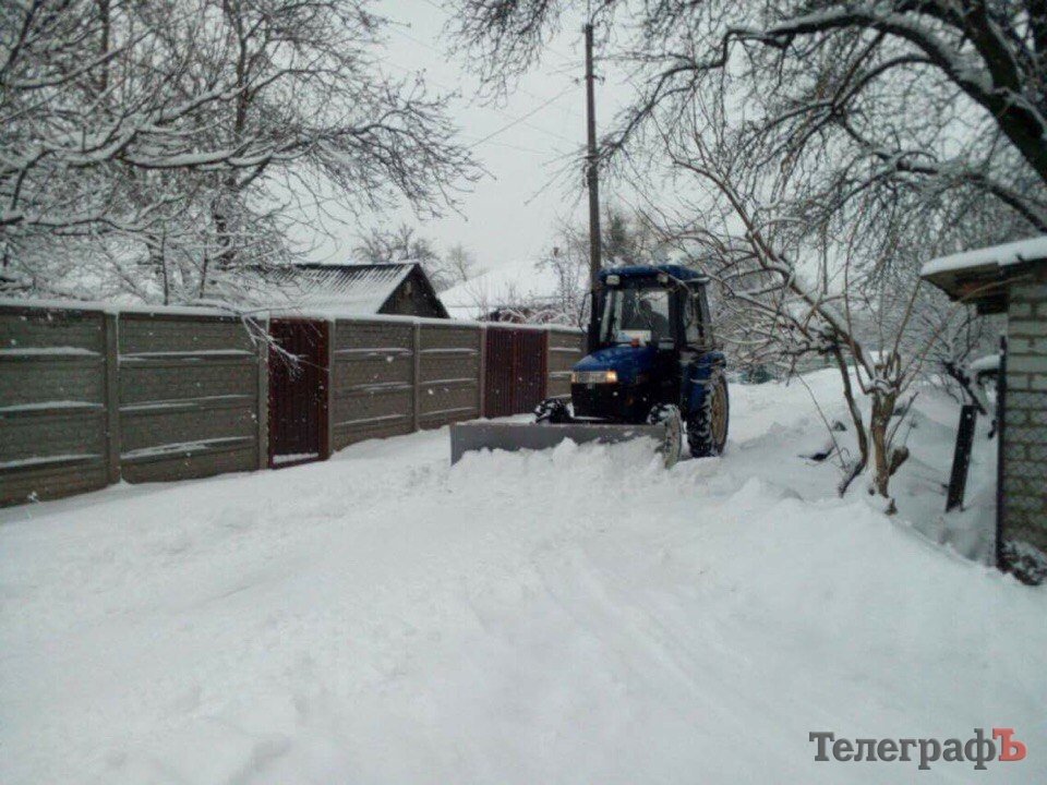Машини проти снігу: як кременчуцькі комунальники борються з зимою Машини проти снігу: як кременчуцькі комунальники борються з зимою