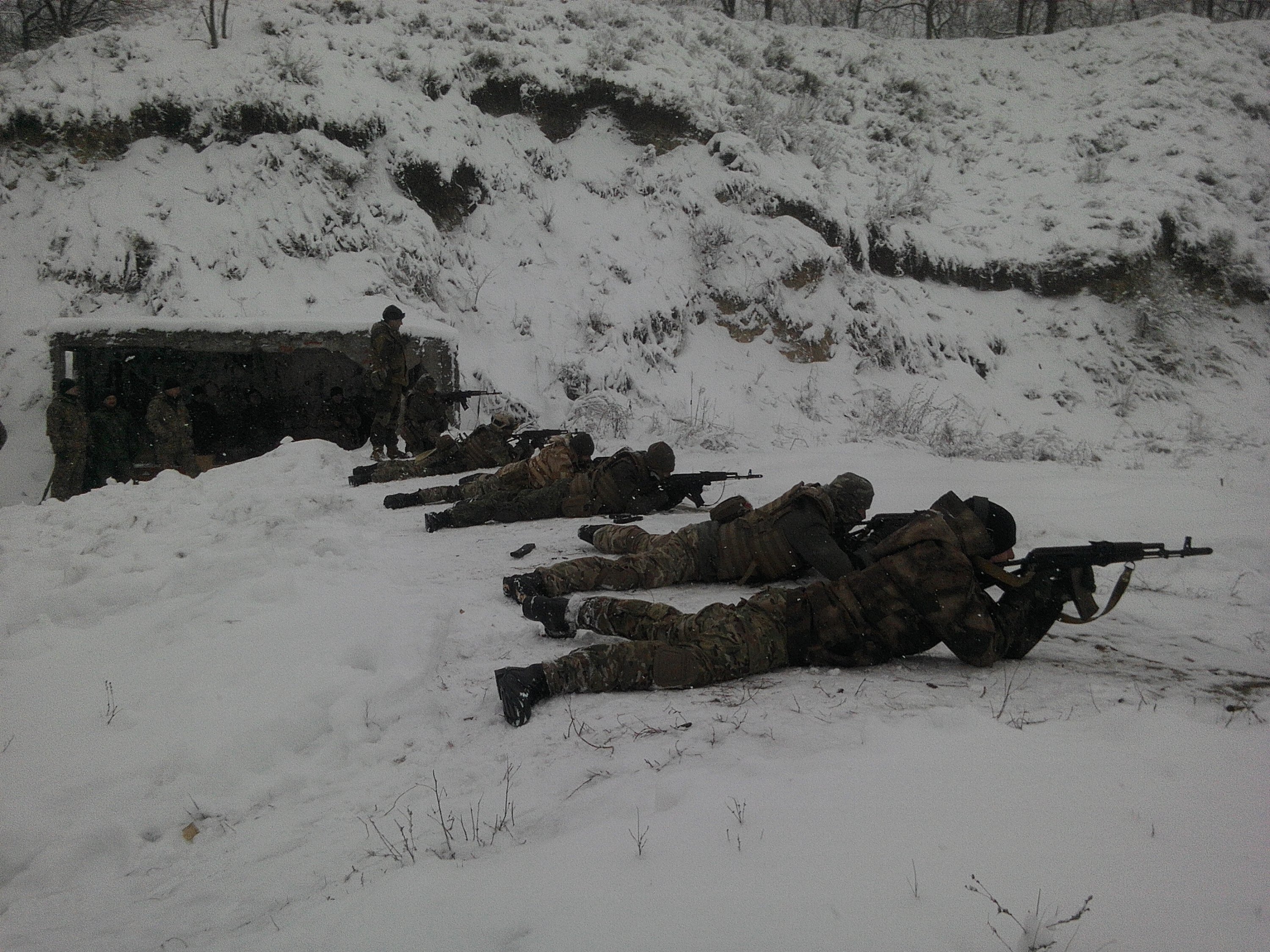 Под Кременчугом военнослужащие устроили праздничную стрельбу Под Кременчугом военнослужащие устроили праздничную стрельбу