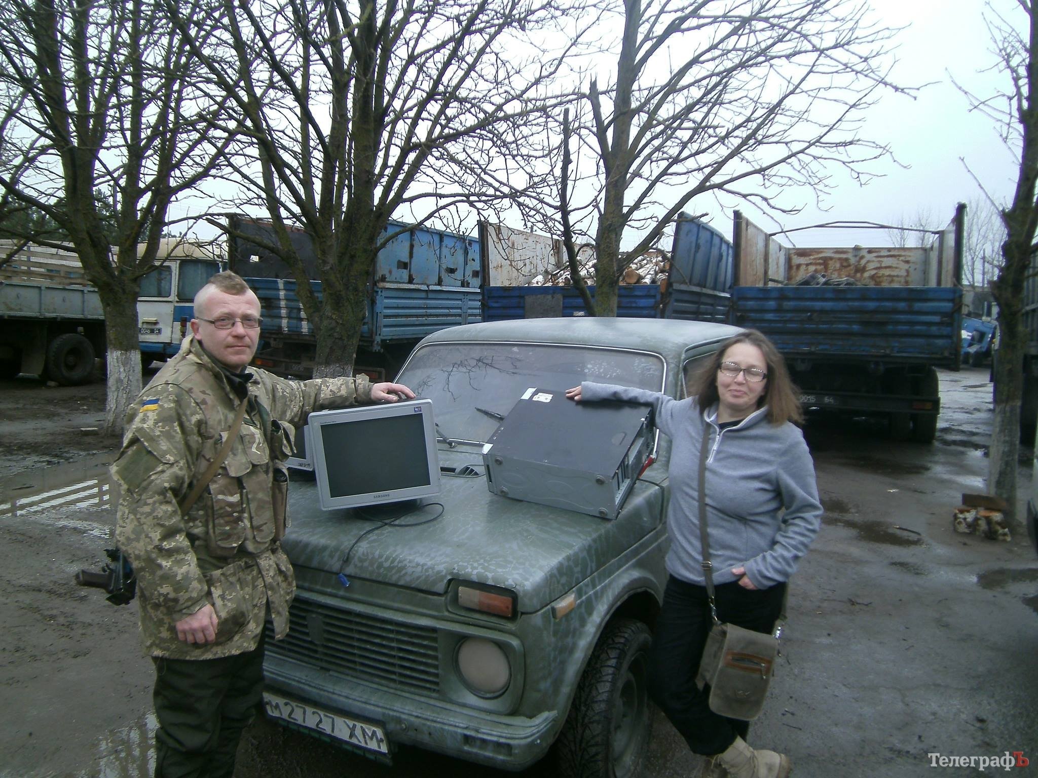 Волонтери «Телеграфа» привезли 17 ОМПБ машину... на вашому бензині Волонтери «Телеграфа» привезли 17 ОМПБ машину... на вашому бензині